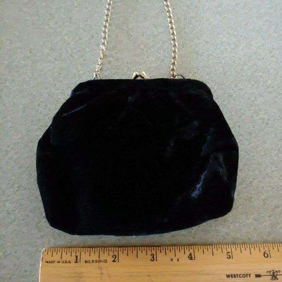 SOLD Vintage 1960s Small Black Velvet Purse With Chain and Clasp - Picture 4 of 4